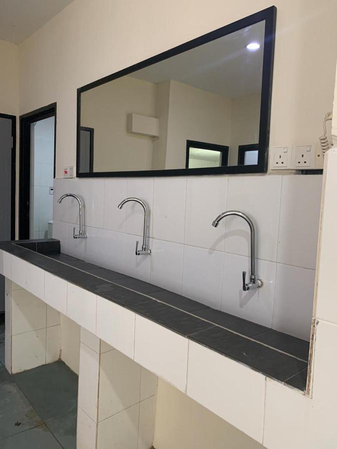 Apple Backpackers Hotel George Town Exterior photo